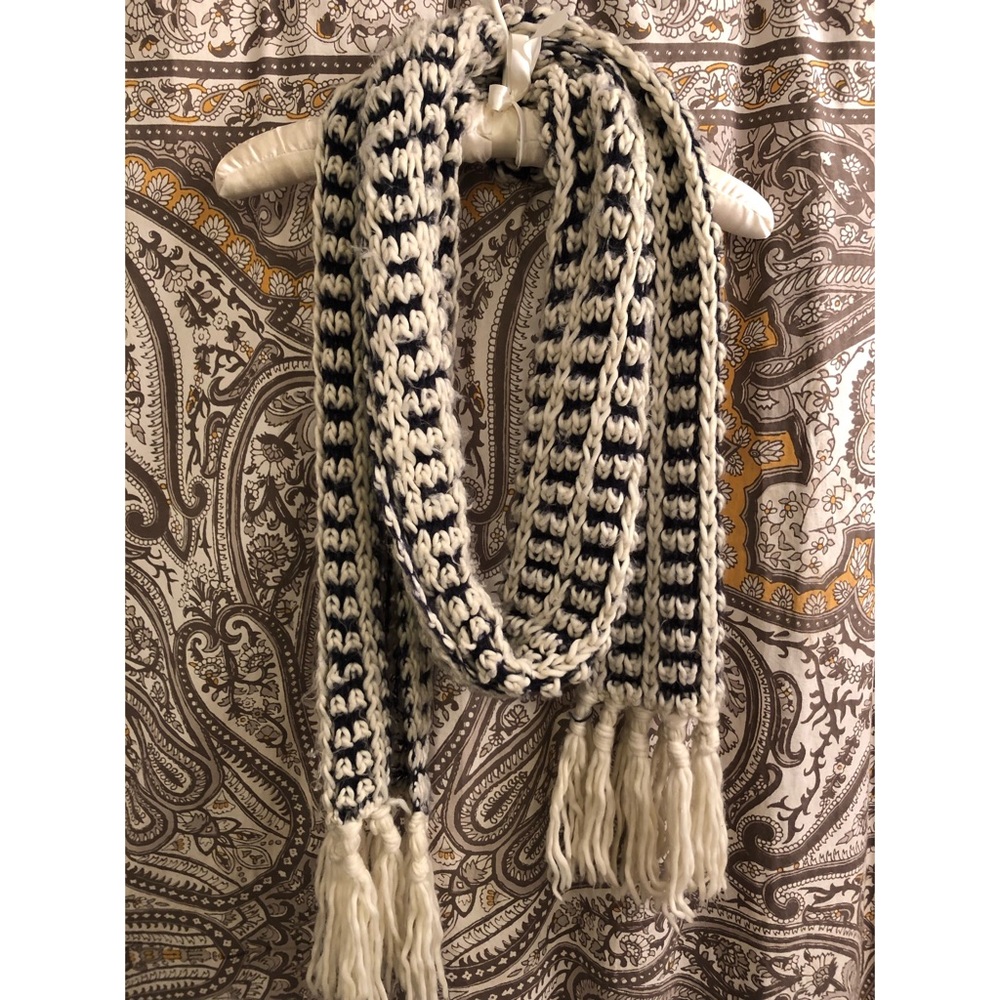 Navy Blue and Cream Knit Scarf